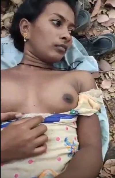 Tamil Village Call Girl Pennai Vettaveliyil Sex Inbam image