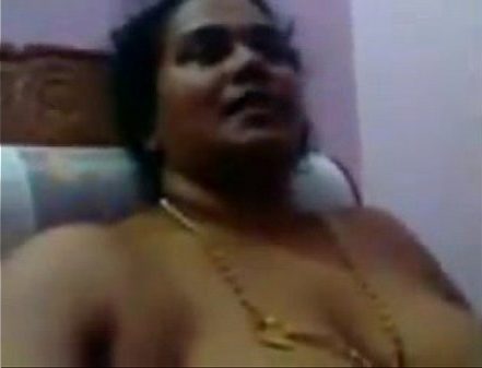441px x 337px - Kozhutha Aunty Kuthiyil Sunniyai Vittu Paiyan Ookum Tamil Dirty Videos