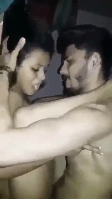 360px x 640px - Chennai 19 vayathu pen kuthiyil kattu kuthu kuthum tamil sex video