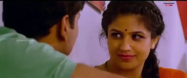 Sexy aunty soothil kaiyai vaithu romance seiyum tamil sex padam