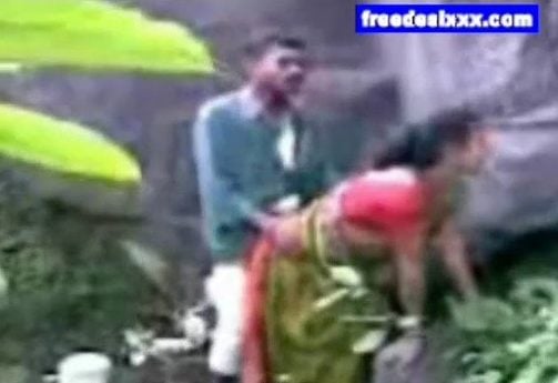 Tamil forest sex kala kathal manaiviyai saree thuki ookum video