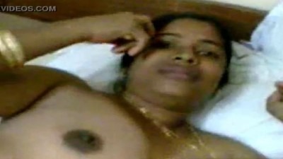 Tamil real sex videos housewife nudedaga oombividugiraal - tamil wife sex