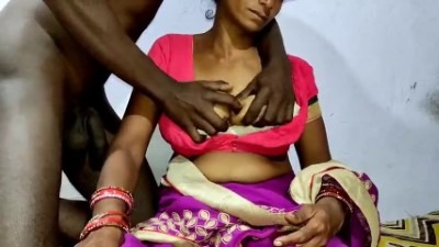 400px x 225px - Karupu Pool Velaikaran Desi Maid Pundaiyil Ookum Sex Video - Home sex