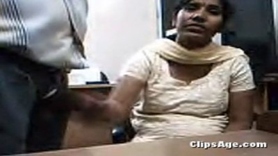 Tamil Old Women Sex Free Porn - Office aunty blowjob pani ookum tamil old lady sex videos - tamil office sex