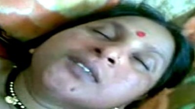 400px x 225px - Madurai village aunty ookum old tamil aunty sex video - tamil porn