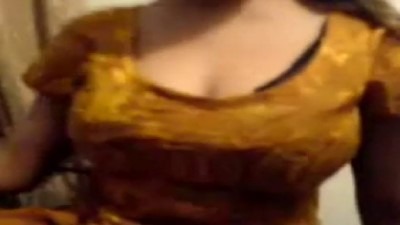 Romantic Auntys Porn Captions - Tamil aunty romance seithu ookiraal - Tamil Sex Videos - Page 3 of 15