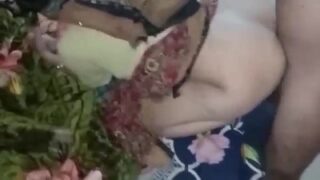 Purushanai cheating seithu pakathuveetukaranudan aunty sex