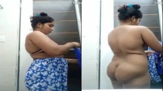 Aunty kalla kadhalanuku night dress pottu kattukiral