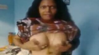 Tiruppur real housewife sexy blowjob seithu paal kudikiraal