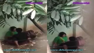 College couple parkil ool poduvathu phonelil sex capture