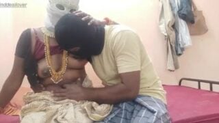 Tirupur Aunty pakathu veetu kanavan udan fuck seigiraal